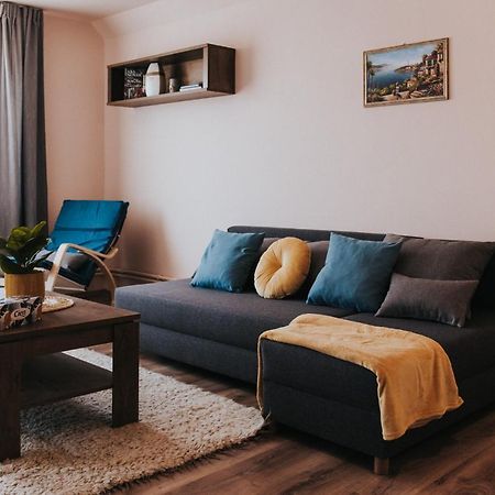 奥多尔黑塞库耶斯克Lotus Apartman公寓 外观 照片